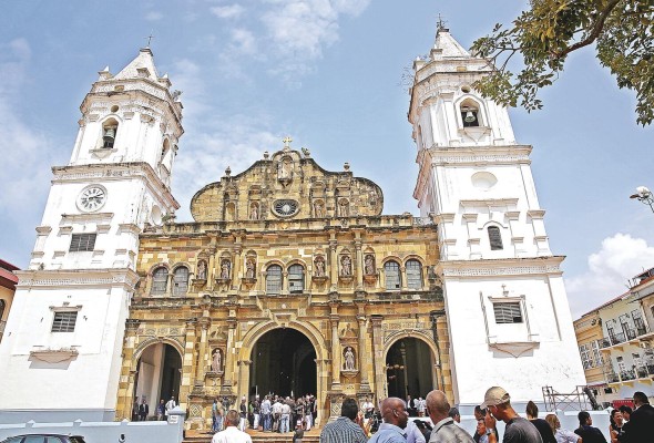 Las iglesias de todo el país celebran las Liturgias de la Semana Santa desde el jueves 6 de abril. Las iglesias de todo el país celebran las Liturgias de la Semana Santa desde el jueves 6 de abril.