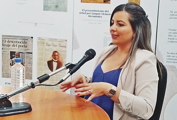Melany Varela Gómez busca una curul por el partido Realizando Metas. Melany Varela Gómez busca una curul por el partido Realizando Metas.
