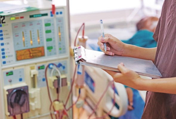 Este padecimiento implica la pérdida progresiva, permanente e irreversible de la función renal. Este padecimiento implica la pérdida progresiva, permanente e irreversible de la función renal.
