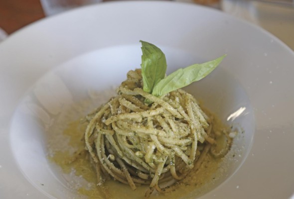 Linguini al pesto Linguini al pesto