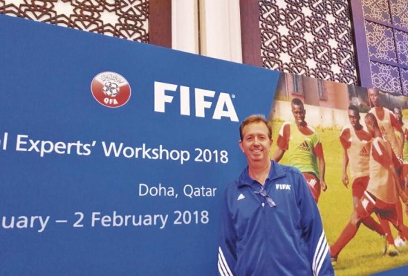Gary Stempel es, aparte de entrenador, instructor FIFA, dirige cursos y toma también estos para mantenerse actualizado sobre las nuevas metodologías y tecnologías en el fútbol. Gary Stempel es, aparte de entrenador, instructor FIFA, dirige cursos y toma también estos para mantenerse actualizado sobre las nuevas metodologías y tecnologías en el fútbol.