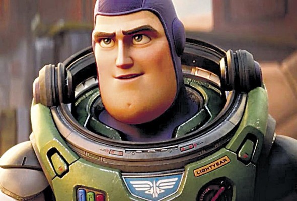 Debido a las malas críticas, Lightyear se convirtió en uno de los fracasos del año. Debido a las malas críticas, Lightyear se convirtió en uno de los fracasos del año.