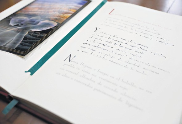 'Alturas de Macchu Picchu' es un poema dividido en 12 estrofas, sobre la lucha del indígena latinoamericano. 'Alturas de Macchu Picchu' es un poema dividido en 12 estrofas, sobre la lucha del indígena latinoamericano.