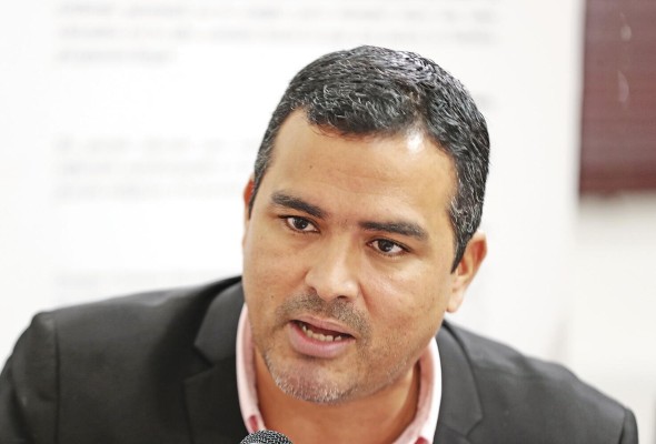 Alonso Ramos, sociólogo y docente Alonso Ramos, sociólogo y docente