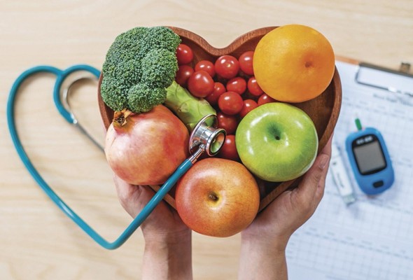 Una alimentación rica en frutas, vegetales practicar actividad física es importante en la rutina de los niños y adultos. Una alimentación rica en frutas, vegetales practicar actividad física es importante en la rutina de los niños y adultos.