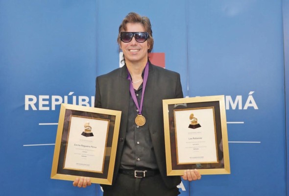 El cantante y compositor de Los Rabanes Emilio Regueira El cantante y compositor de Los Rabanes Emilio Regueira