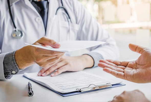 La mayoría de los errores de medicación están relacionados a confusiones con medicamentos que tienen un nombre similar. La mayoría de los errores de medicación están relacionados a confusiones con medicamentos que tienen un nombre similar.