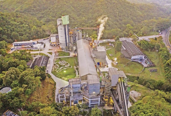 Imagen de la planta de cemento en la provincia de Colón. Imagen de la planta de cemento en la provincia de Colón.