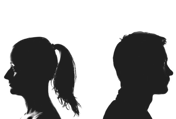 El sexólogo señala que hablar sobre erotismo, ayuda a conocer mejor a la pareja. El sexólogo señala que hablar sobre erotismo, ayuda a conocer mejor a la pareja.
