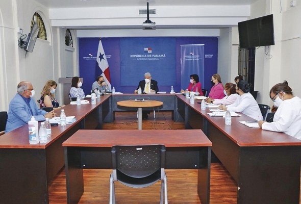 Reunión del Minsa con las enfermeras. Reunión del Minsa con las enfermeras.