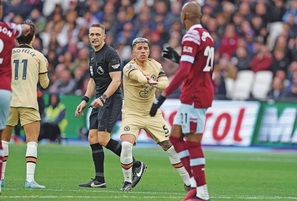 Enzo Fernández durante el partido del Chelsea ante el West Ham. Enzo Fernández durante el partido del Chelsea ante el West Ham.