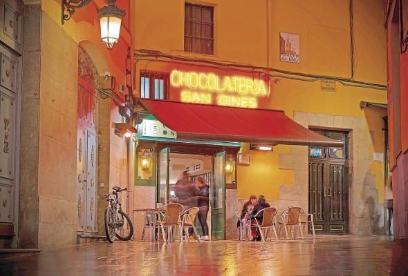 Chocolatería San Ginés, una de las más populares en la ciudad. Chocolatería San Ginés, una de las más populares en la ciudad.