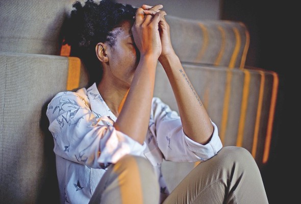 El estrés, en términos simples, es una reacción natural de cualquier ser vivo ante situaciones externas que pueden alterar las condiciones físicas y mentales. El estrés, en términos simples, es una reacción natural de cualquier ser vivo ante situaciones externas que pueden alterar las condiciones físicas y mentales.