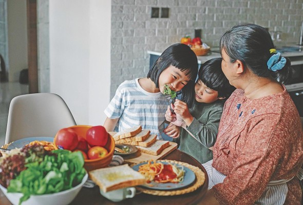 Una buena alimentación es garantía de una buena salud en el futuro. Una buena alimentación es garantía de una buena salud en el futuro.