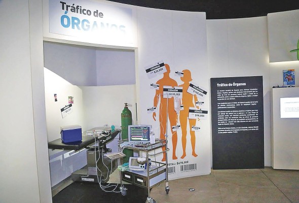 Los trasplantes para el tráfico de órganos pueden darse tanto en clínicas clandestinas, como también en los hospitales legales públicamente conocidos. Los trasplantes para el tráfico de órganos pueden darse tanto en clínicas clandestinas, como también en los hospitales legales públicamente conocidos.