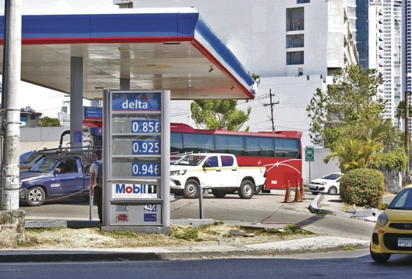 El precio del combustible aumenta desde hace semanas. El precio del combustible aumenta desde hace semanas.