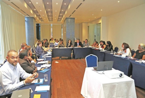 La educación desde las asociaciones de padres de familia La educación desde las asociaciones de padres de familia
