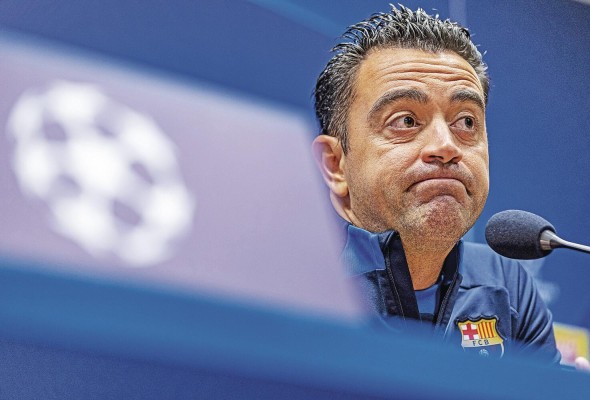 El entrenador del FC Barcelona Xavi Hernández durante una conferencia de prensa previa al juego de mañana ante el Viktoria Plzen. El entrenador del FC Barcelona Xavi Hernández durante una conferencia de prensa previa al juego de mañana ante el Viktoria Plzen.