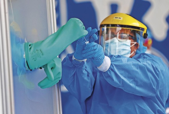Crisis del sistema de salud en pandemia: distinciones importantes para el análisis Crisis del sistema de salud en pandemia: distinciones importantes para el análisis