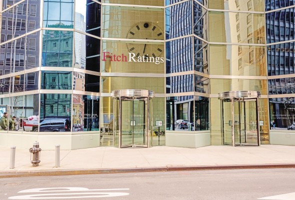 Aunque Panamá mantiene la calificación 'BBB', Fitch Ratings proyecta que la carga de la deuda continuará aumentando. Aunque Panamá mantiene la calificación 'BBB', Fitch Ratings proyecta que la carga de la deuda continuará aumentando.