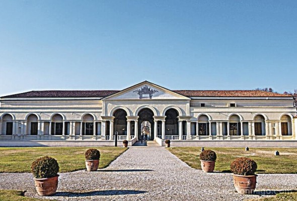 El Palazzo Te de Mantua, casa de colaboradores artistias como Giulio Romano. El Palazzo Te de Mantua, casa de colaboradores artistias como Giulio Romano.