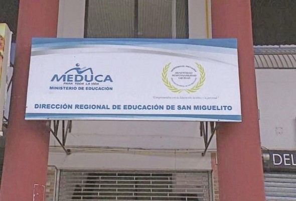 Por el momento las irregularidades detectadas con al menos 30 diplomas adulterados, se han detectado en la Dirección Regional de Educación de San Miguelito. Por el momento las irregularidades detectadas con al menos 30 diplomas adulterados, se han detectado en la Dirección Regional de Educación de San Miguelito.
