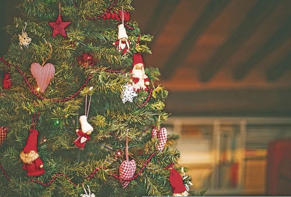 Los árboles de Navidad se utilizaron por primera vez en Estados Unidos durante la Revolución Americana. Los árboles de Navidad se utilizaron por primera vez en Estados Unidos durante la Revolución Americana.