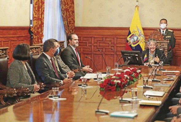 La reunión con los directivos del BID se llevó a cabo el pasado jueves. La reunión con los directivos del BID se llevó a cabo el pasado jueves.