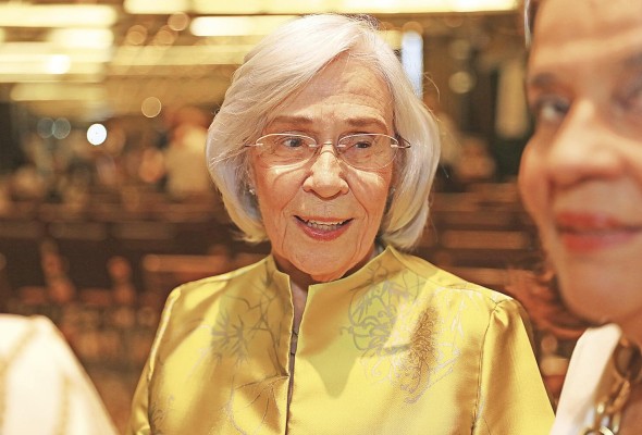 Teresita Yániz de Arias, autora de 'A la luz de mis memorias Teresita Yániz de Arias, autora de 'A la luz de mis memorias
