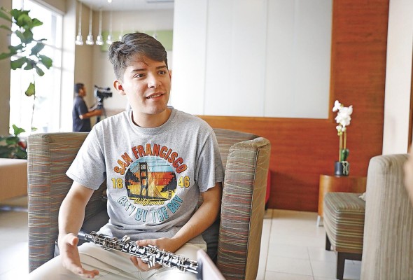 Cristofer Serracín, miembro de la agrupación musical. Cristofer Serracín, miembro de la agrupación musical.
