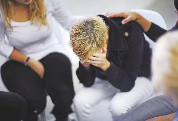 La depresión es una enfermedad cuyo abordaje profesional es necesario. La familia juega un papel determinante. La depresión es una enfermedad cuyo abordaje profesional es necesario. La familia juega un papel determinante.
