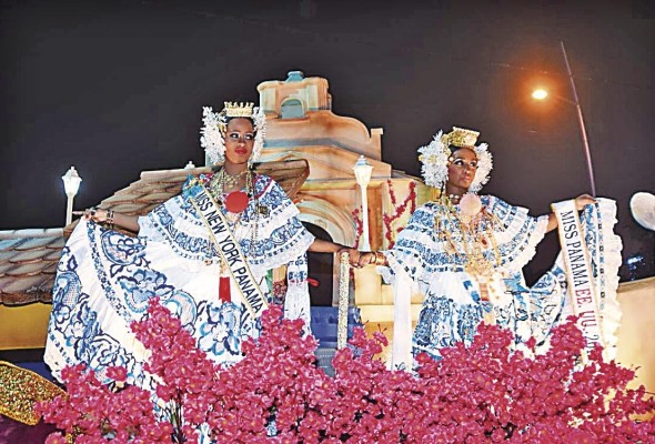 Las reinas lucen sus polleras de gala Las reinas lucen sus polleras de gala