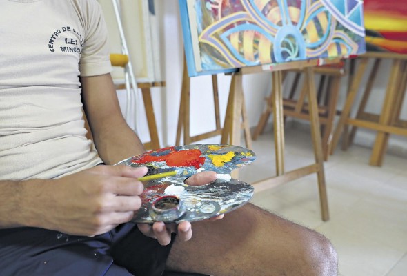 Un 25% de los jóvenes en conflicto de la ley están recluidos en centros de cumplimiento. Un 25% de los jóvenes en conflicto de la ley están recluidos en centros de cumplimiento.