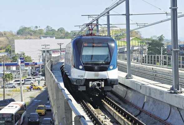Metro de Panamá S.A. ha anunciado la apertura de la extensión de la línea 2 con un ramal hasta el Aeropuerto Internacional de Tocumen. Metro de Panamá S.A. ha anunciado la apertura de la extensión de la línea 2 con un ramal hasta el Aeropuerto Internacional de Tocumen.