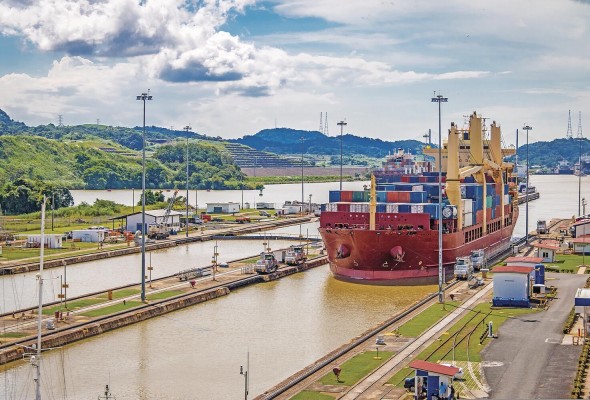 Panamá se consolida como país atractivo para las inversiones y las cadenas de suministro por su posición geográfica y sus facilidades logísticas. Panamá se consolida como país atractivo para las inversiones y las cadenas de suministro por su posición geográfica y sus facilidades logísticas.