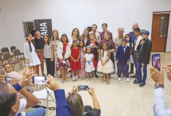 Con una destreza impresionante, los niños y jóvenes sabían cada nota, demostrando que han captado con mucho entusiasmo las bases del instrumento. Con una destreza impresionante, los niños y jóvenes sabían cada nota, demostrando que han captado con mucho entusiasmo las bases del instrumento.