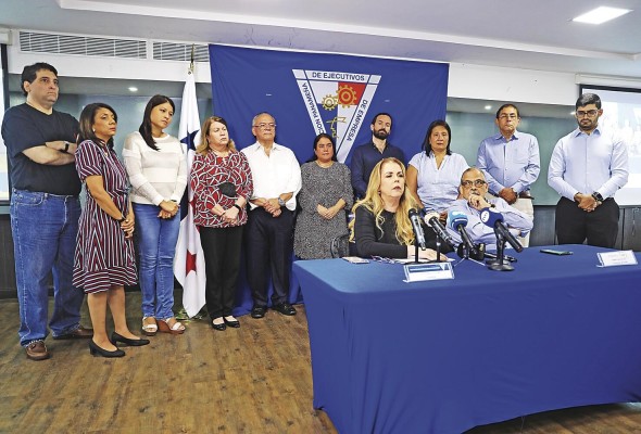 Conferencia de prensa conjunta de Apede y Conep. Conferencia de prensa conjunta de Apede y Conep.