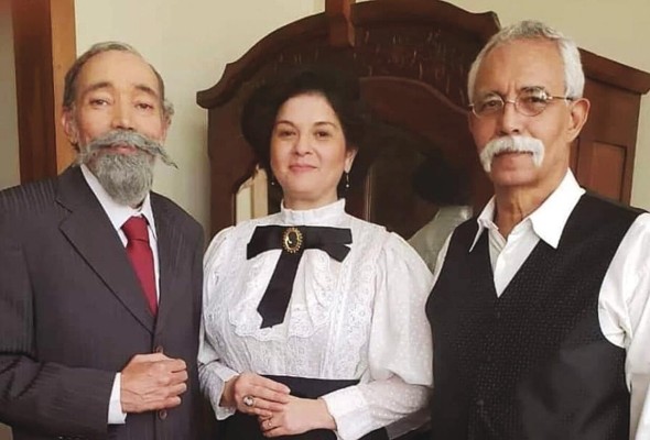 Escena con José Agustín Arango, María Ossa de Amador y Manuel Amador Guerrero Escena con José Agustín Arango, María Ossa de Amador y Manuel Amador Guerrero