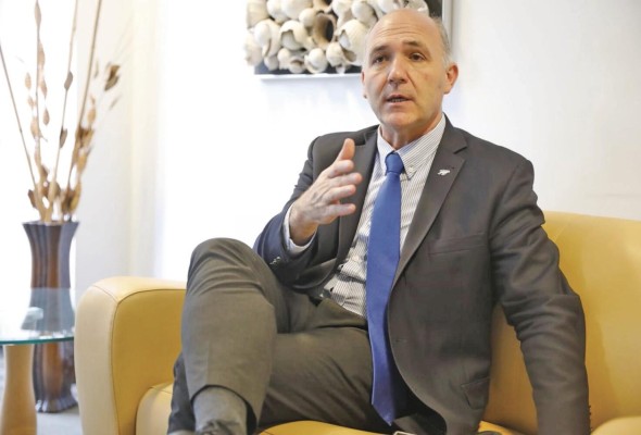 El diplomático argentino Guillermo Carmona, secretario de Estado de Malvinas. El diplomático argentino Guillermo Carmona, secretario de Estado de Malvinas.