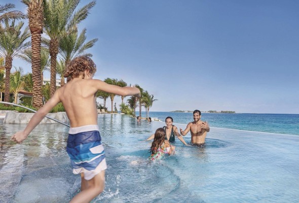 Baha Mar es un complejo turístico robusto en el Caribe, situado en las playas de Nassau, en Las Bahamas. Baha Mar es un complejo turístico robusto en el Caribe, situado en las playas de Nassau, en Las Bahamas.