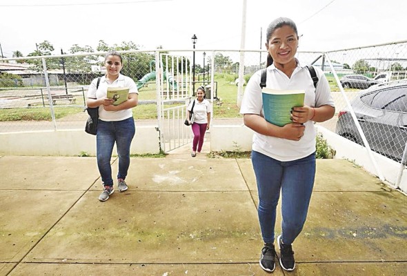 En el centro de Felipillo se benefician 45 jóvenes. En el centro de Felipillo se benefician 45 jóvenes.