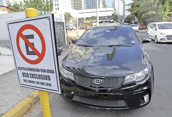 El parque vehicular es de cerca de medio millón de autos. El parque vehicular es de cerca de medio millón de autos.