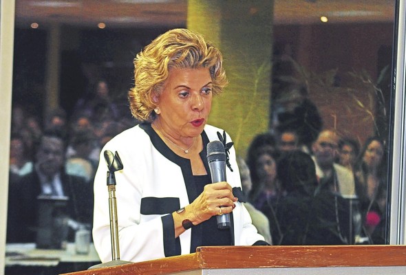 Rosa María Britton murió a los 82 años. Fue narradora, dramaturga, doctora especialista en ginecología y obstetricia. Rosa María Britton murió a los 82 años. Fue narradora, dramaturga, doctora especialista en ginecología y obstetricia.