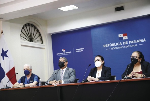 Autoridades de Salud, ayer, durante la conferencia de prensa. Autoridades de Salud, ayer, durante la conferencia de prensa.