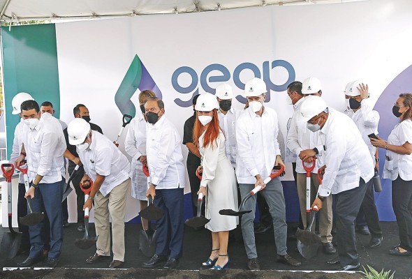 El presidente Laurentino Cortizo acompañó al inicio de la construcción de Generadora Gatún. El presidente Laurentino Cortizo acompañó al inicio de la construcción de Generadora Gatún.