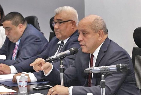 Crispiano Adames preside la Comisión de Salud. Crispiano Adames preside la Comisión de Salud.