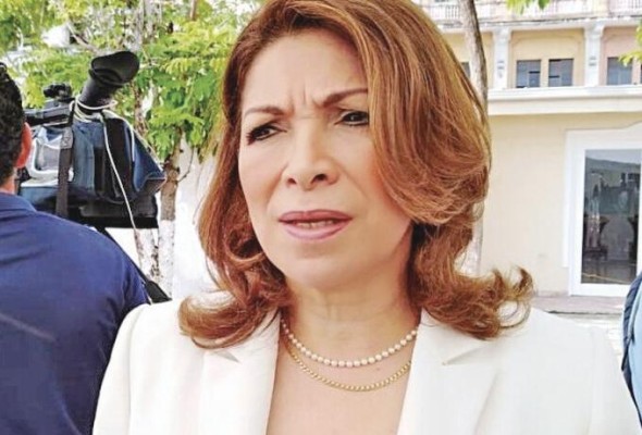 Ana Matilde Gómez, aspirante a diputada por la libre postulación Ana Matilde Gómez, aspirante a diputada por la libre postulación