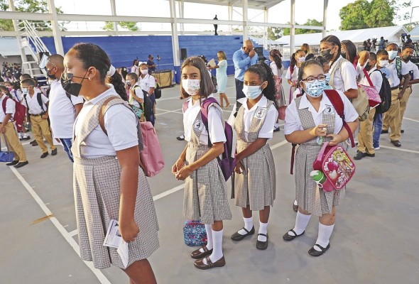Acto oficial con motivo del inicio del nuevo año escolar. Acto oficial con motivo del inicio del nuevo año escolar.
