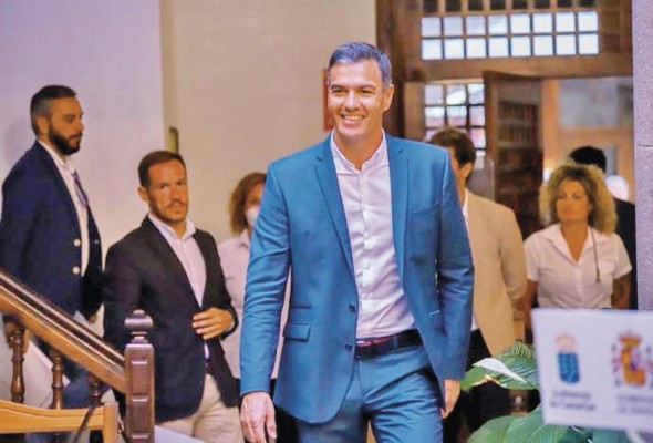 El juez de la Audiencia Nacional detalló que el teléfono de Sánchez fue espiado cinco veces. El juez de la Audiencia Nacional detalló que el teléfono de Sánchez fue espiado cinco veces.