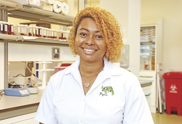 La Dra. Diorene Smith, médico veterinaria que dirige el proyecto de conservación del perezoso pigmeo. La Dra. Diorene Smith, médico veterinaria que dirige el proyecto de conservación del perezoso pigmeo.